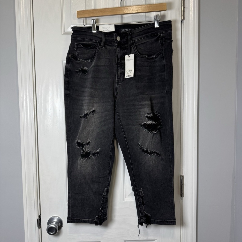 NWT Judy Blue Women's Skinny Fit Capri Jeans Black Distressed Stretch Size 14W